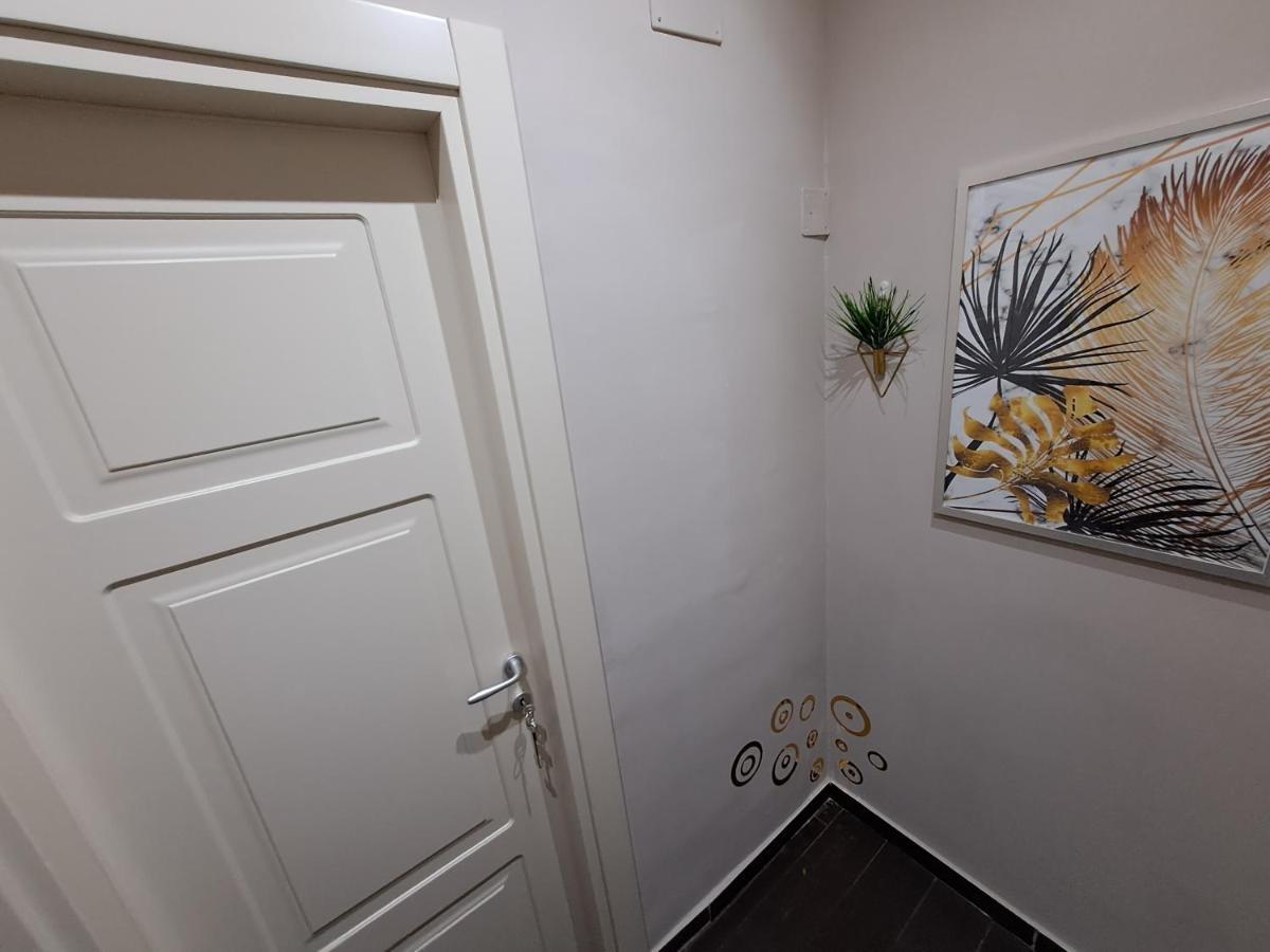 Aircraft Services Rooms 나폴리 외부 사진