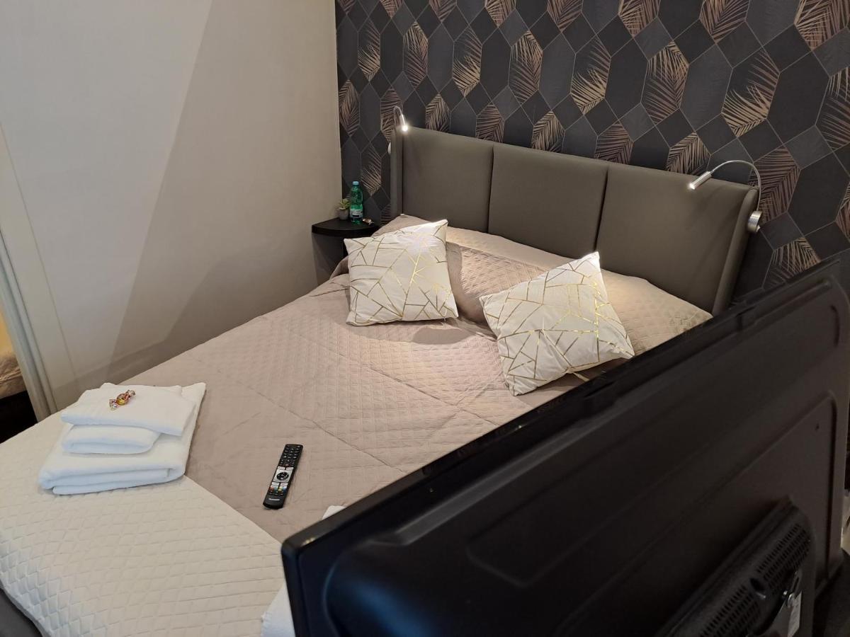 Aircraft Services Rooms 나폴리 외부 사진
